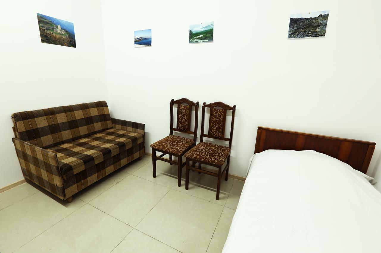 Byron Hostel Yerevan Luaran gambar