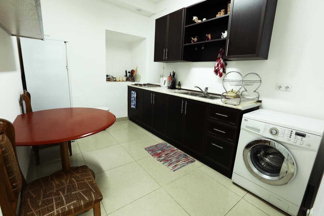 Byron Hostel Yerevan Luaran gambar