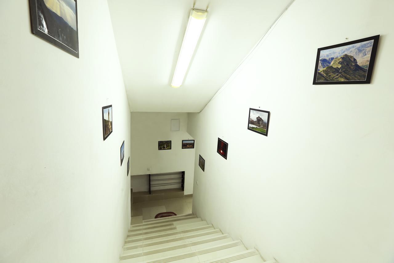 Byron Hostel Yerevan Luaran gambar