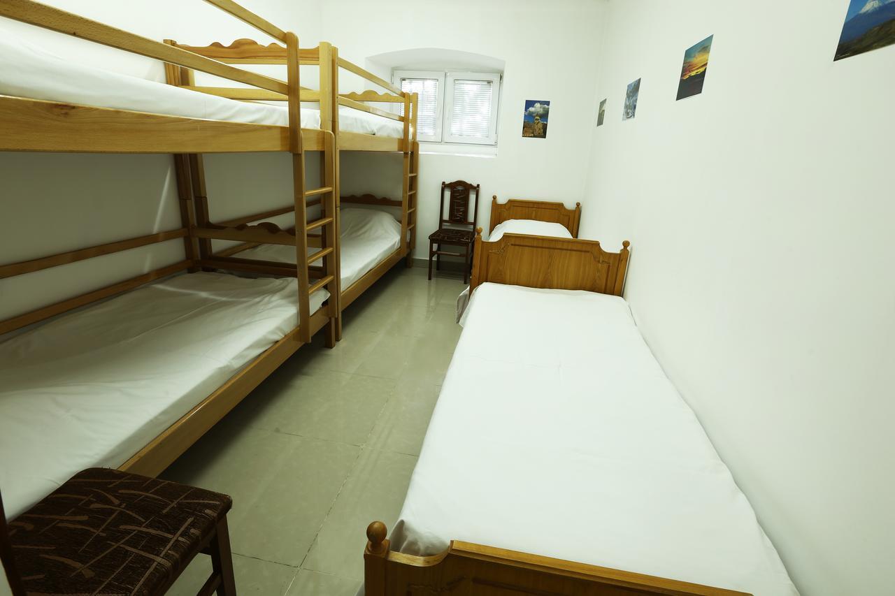 Byron Hostel Yerevan Luaran gambar