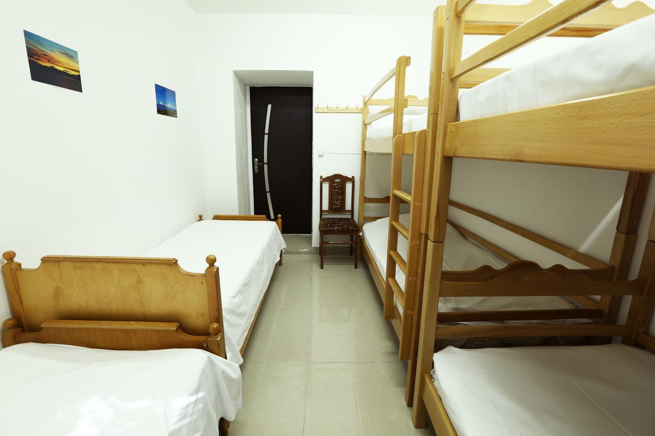 Byron Hostel Yerevan Luaran gambar