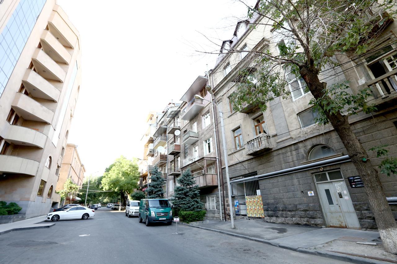 Byron Hostel Yerevan Luaran gambar