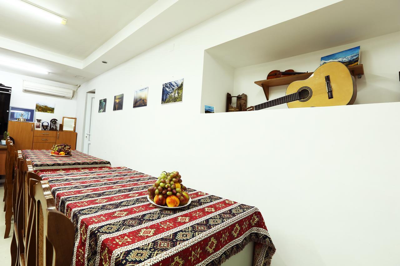 Byron Hostel Yerevan Luaran gambar