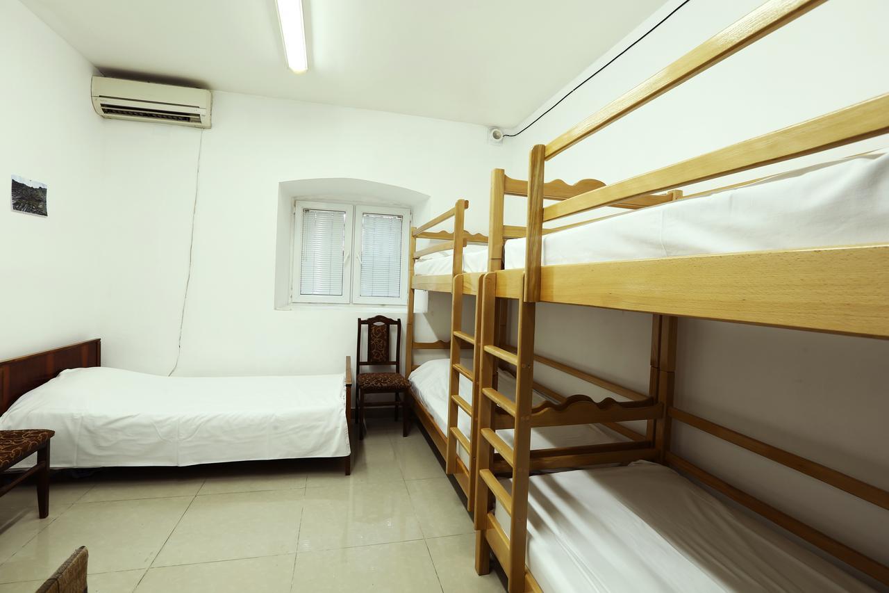 Byron Hostel Yerevan Luaran gambar