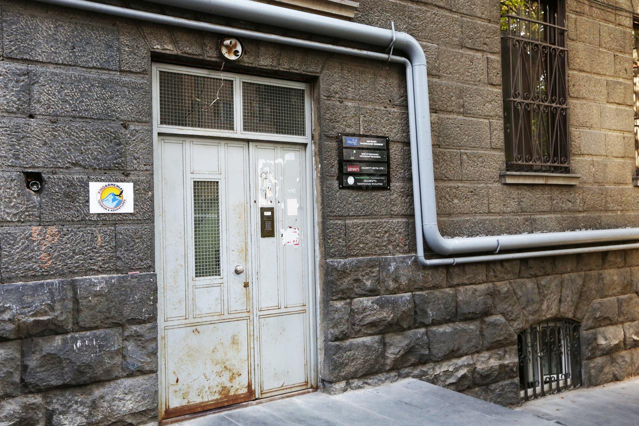 Byron Hostel Yerevan Luaran gambar