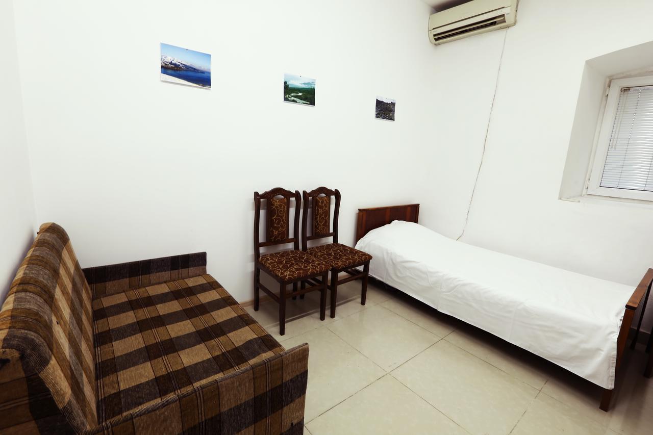 Byron Hostel Yerevan Luaran gambar